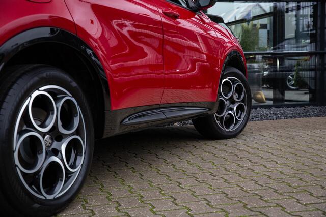 Alfa Romeo Tonale 1.3T PHEV Sprint , Adap. cruise, Camera,