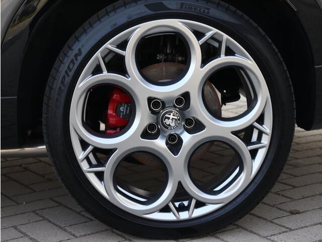 Alfa Romeo Tonale 1.3T PHEV 280 PK Veloce | Pano | Leder | Winter | 20"