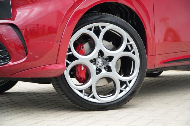 Alfa Romeo Tonale 1.3T PHEV 280 PK Tributo | Pano dak | Tech pack