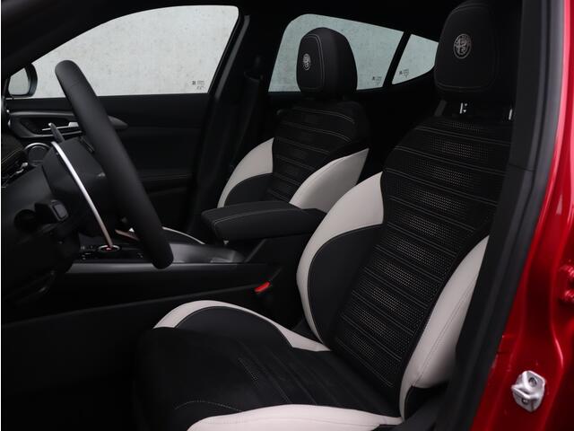 Alfa Romeo Tonale Ibrida Plug-In Q4 270 PK Sport Speciale | Pano | LED | Harman |