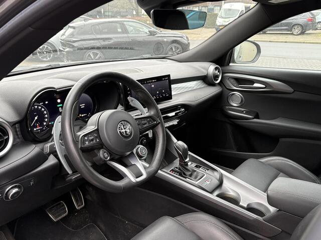 Alfa Romeo Tonale 1.3T PHEV Edizione Speciale 280pk! | Volle uitrusting! | Lederen bekleding | 360 graden Camera | Stoelverwarming/ventilatie | Adaptive cruise control | Schakelflippers |