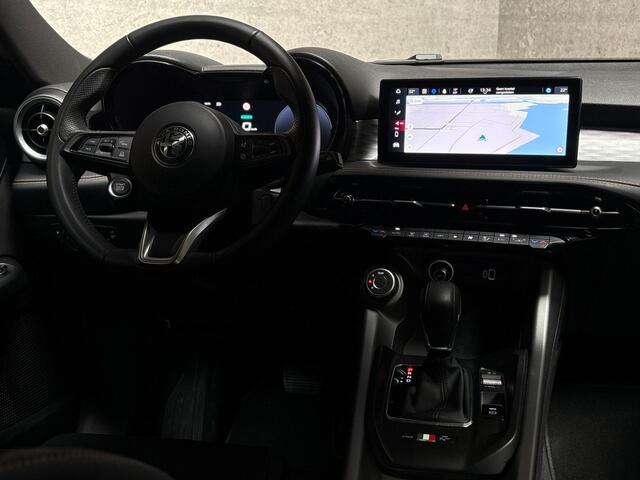 Alfa Romeo Tonale 1.3T PHEV Ti 280Pk Automaat (APPLE CARPLAY, GROOT NAVI, CAMERA, ADAPTIVE CRUISE, SPORTSTOELEN, GETINT GLAS, KEYLESS, ZWART HEMEL, NIEUWSTAAT)