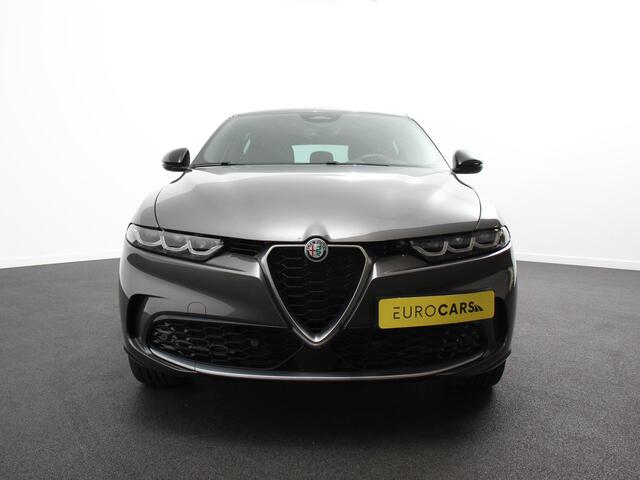 Alfa Romeo Tonale 1.3T PHEV Ti Automaat 280 PK Climate control Adaptieve cruise control Parkeersensoren achter Camera Sfeerverlichting Navigatie Apple Carplay/ Android Auto