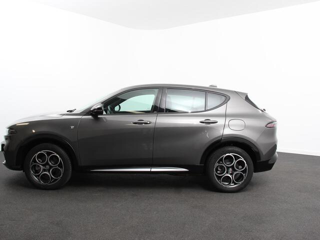 Alfa Romeo Tonale 1.3T PHEV Ti Automaat 280 PK Climate control Adaptieve cruise control Parkeersensoren achter Camera Sfeerverlichting Navigatie Apple Carplay/ Android Auto
