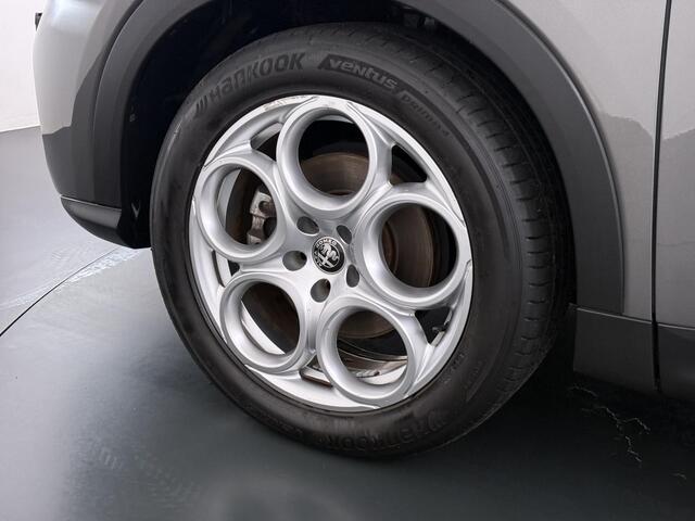 Alfa Romeo Tonale 1.5T Hybrid Sprint Navigatie | LMV | NL Auto |