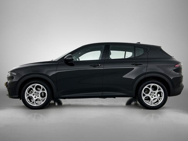 Alfa Romeo Tonale 1.5T 131PK Automaat Sprint / Pdc.V+A / Stoel+Stuur verwarming / Navigatie / Lmv / Adaptive Cruise / Carplay / Apk 10-2027
