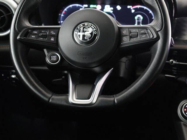 Alfa Romeo Tonale 1.3T PHEV Veloce 280PK Aut. Half Leder | Navi | DAB | Camera | Virtual Display | Navi | Carplay | Trekhaak | Climate Control | Stoelverwarming | Stuurverwarming
