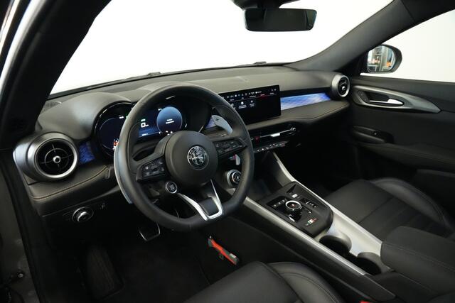 Alfa Romeo Tonale 1.5T Hybrid Veloce Schakelpaddles Draadloze Lader Stoelventilatie 24 Maanden garantie* (Vraag naar de voorwaarden)