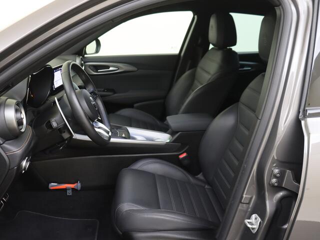 Alfa Romeo Tonale 1.5T Hybrid Veloce Stoere uitvoering ! P4
