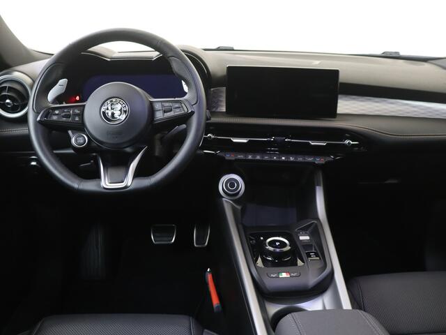 Alfa Romeo Tonale 1.5T Hybrid Sprint | Stoel en Stuurverwarming | Camera | Carplay | 160PK | Elektrische Lederen Stoelen
