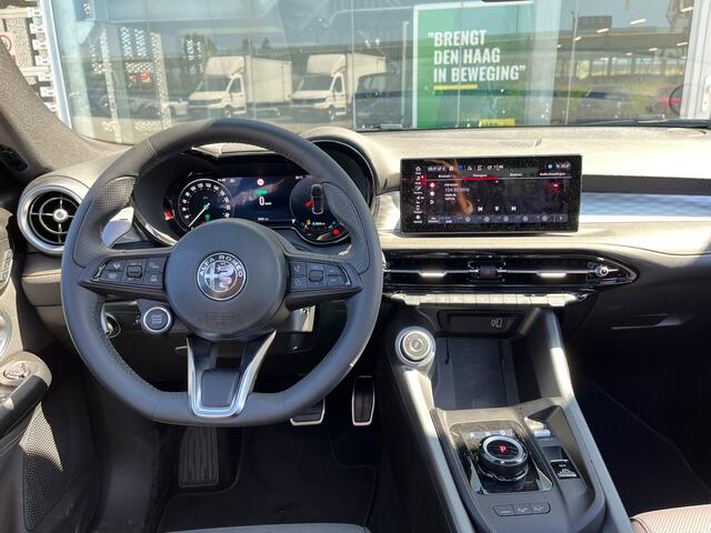Alfa Romeo Tonale 1.3 Ibrida Plug-In Q4 Veloce 270 pk | Tech Pack | Harman Kardon HiFi | Panoramisch schuif/kanteldak