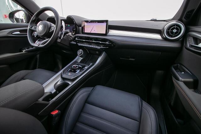Alfa Romeo Tonale 1.5T Hybrid Veloce - Leer | Stoel+stuurverw | Ad. Cruise | 19" | Nav