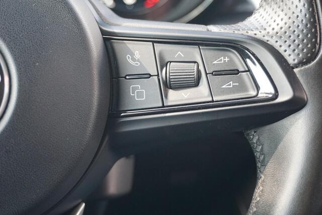 Alfa Romeo Tonale 1.5T Hybrid Veloce stoel koeling | leer | ACC | H&K