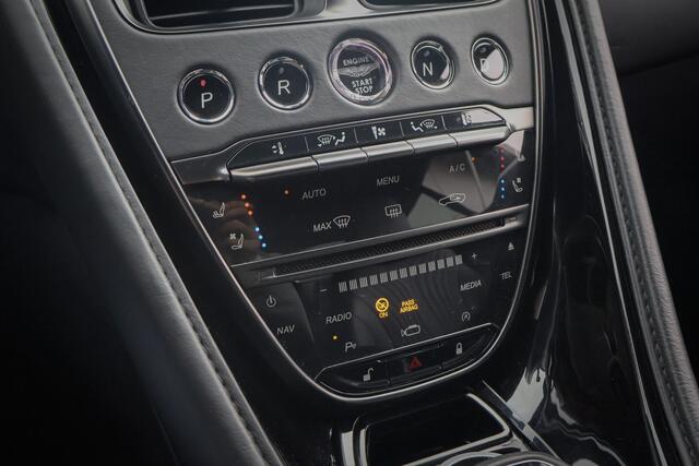 Aston Martin DB11 5.2 V12 | B&O 3D AUDIO | SUÉDE HEMELBEKLEDING | STOELKOELING/VERWARMING | MORNING FROST PEARL METALLIC AML SPECIAL PAINT