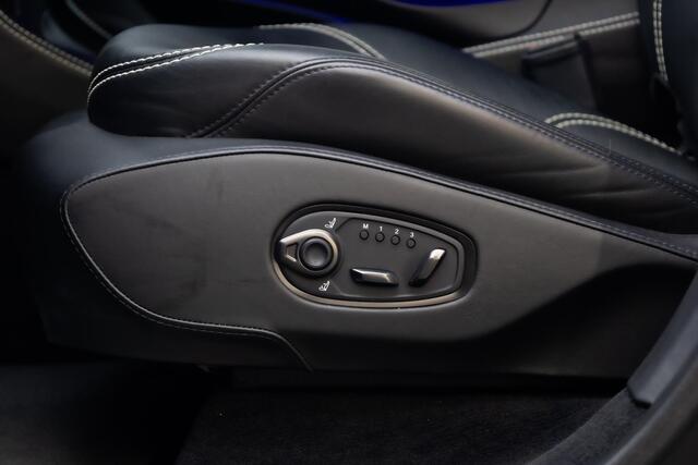 Aston Martin DBX 4.0 V8 | Panoramadak | 360° Camera | Stoelventilatie |