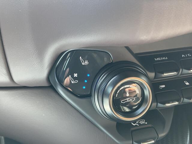 Aston Martin VANTAGE Roadster 4.0 V8 360° Leer Sportzetels 21 Inch Xenon-Grey 10.487KM!