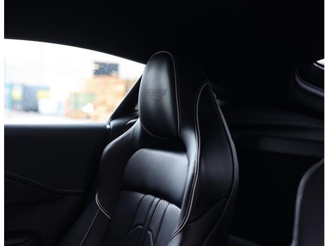 Aston Martin VANTAGE 4.0 V8 | Onyx Black