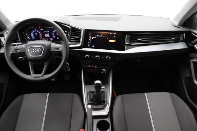 Audi A1 Sportback 25 TFSI 2019 NAP | Carplay | Goed onderhouden | Airco | Elektrische ramen + spiegels | Bluetooth | Automatische verlichting | 18'' Lichtmetaal | USB | 2 sleutels |