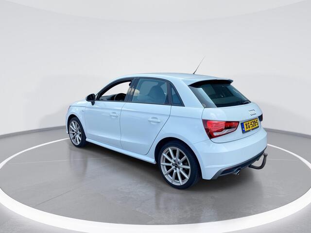 Audi A1 Sportback 1.0 TFSI/95PK Advance Sport · Navigatie · Trekhaak · Leder/stof