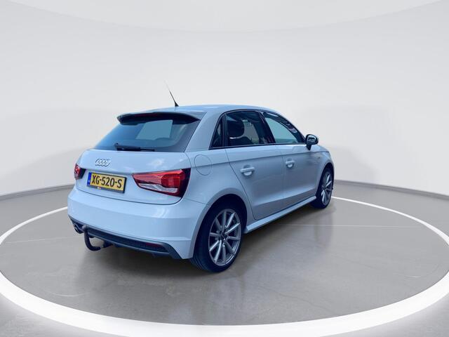 Audi A1 Sportback 1.0 TFSI/95PK Advance Sport · Navigatie · Trekhaak · Leder/stof