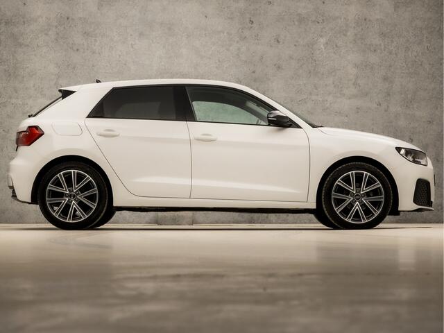 Audi A1 Sportback 25 TFSI Pro Line Sport Automaat (APPLE CARPLAY, GETINT GLAS, LM VELGEN, SPORTSTOELEN, LANE ASSIST, PARKEERSENSOREN, NIEUWSTAAT)