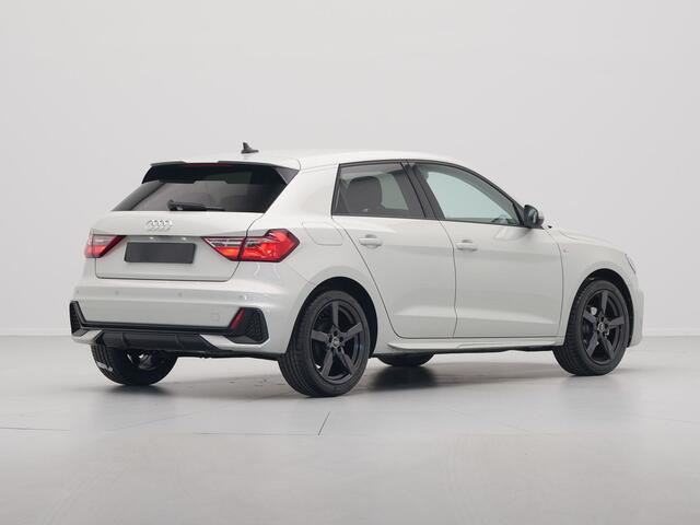 Audi A1 Sportback 25 TFSI 95 pk s-tronic S line edition Stoelverwarming, Optiek zwart, Navi via app