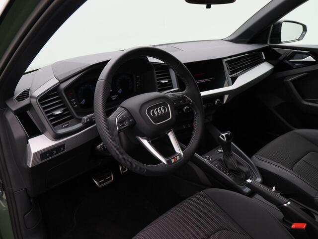 Audi A1 Sportback 25 TFSi Automaat S-Line | Adaptive Cruise | Parkeersensoren | LED | Privacy Glass | Stoel Verwarming | Carplay | Navigatiesysteem | 18 Inch | 8.676 Km!!