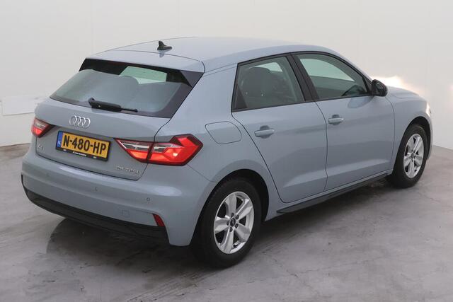 Audi A1 Sportback 25 TFSI Pro Line / Pijl Grijs / Luxe Interieur / App / Climate Control / PDC Achter / 15" LMV