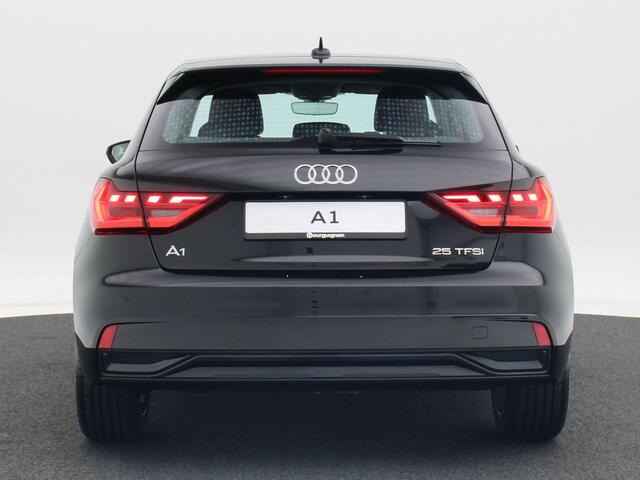 Audi A1 25 TFSI Advanced edition | Contrast dak | Parkeerhulp plus | 17 inch velgen | Automaat |