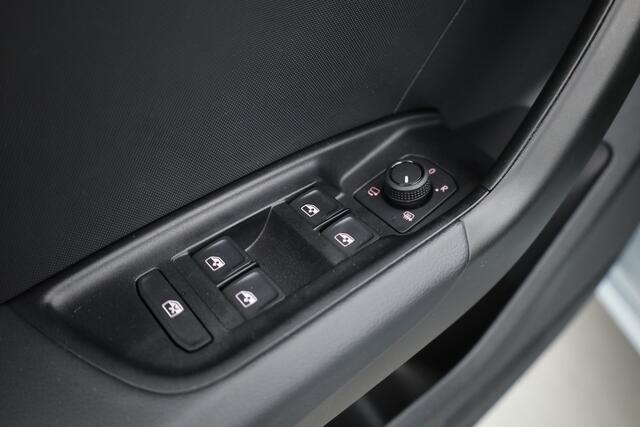 Audi A1 Sportback 30 TFSI S-Line Apple CarPlay | Keyless | Stoelverw. | 17'' | Cruise | LED