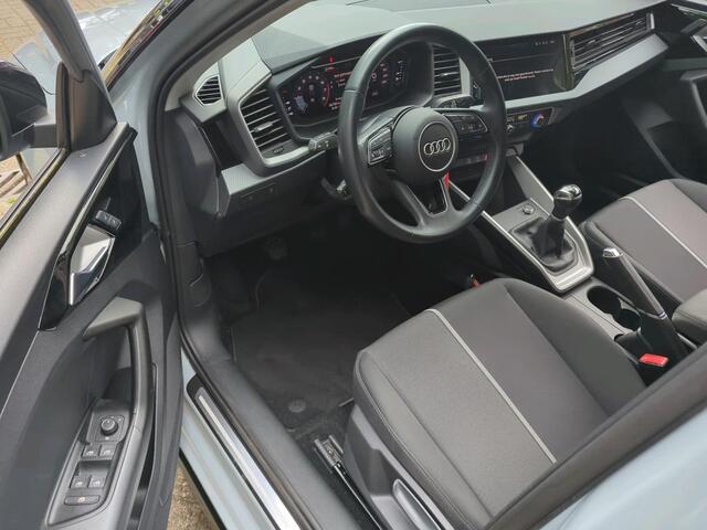 Audi A1 Sportback 25 TFSI epic / 17 Inch / Getint glas / Apple carplay / 12 maanden Audi Select +