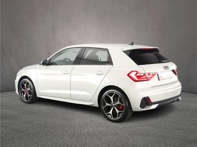 Audi A1 Sportback 30 TFSI S Edition 116pk | Sonos | Alcantara | Adapt. Onderstel | Keyless | Stoelverwarming | S-Line | 18 inch | Adapt. Cruise | Optiek Zwart | Rode remklauwen |
