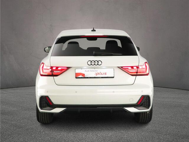 Audi A1 Sportback 30 TFSI S Edition 116pk | Sonos | Alcantara | Adapt. Onderstel | Keyless | Stoelverwarming | S-Line | 18 inch | Adapt. Cruise | Optiek Zwart | Rode remklauwen |