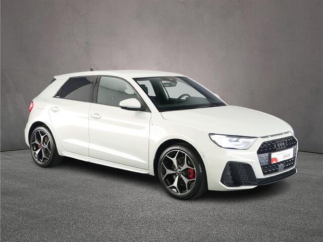Audi A1 Sportback 30 TFSI S Edition 116pk | Sonos | Alcantara | Adapt. Onderstel | Keyless | Stoelverwarming | S-Line | 18 inch | Adapt. Cruise | Optiek Zwart | Rode remklauwen |