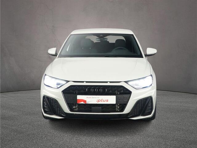 Audi A1 Sportback 30 TFSI S Edition 116pk | Sonos | Alcantara | Adapt. Onderstel | Keyless | Stoelverwarming | S-Line | 18 inch | Adapt. Cruise | Optiek Zwart | Rode remklauwen |
