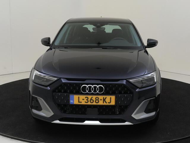 Audi A1 citycarver 30 TFSI Advanced edition | LED verlichting | Navigatie Plus | Cruise control | CarPlay | Elektrisch inklapbare buitenspiegels | Parkeersensoren achter | Climate control |