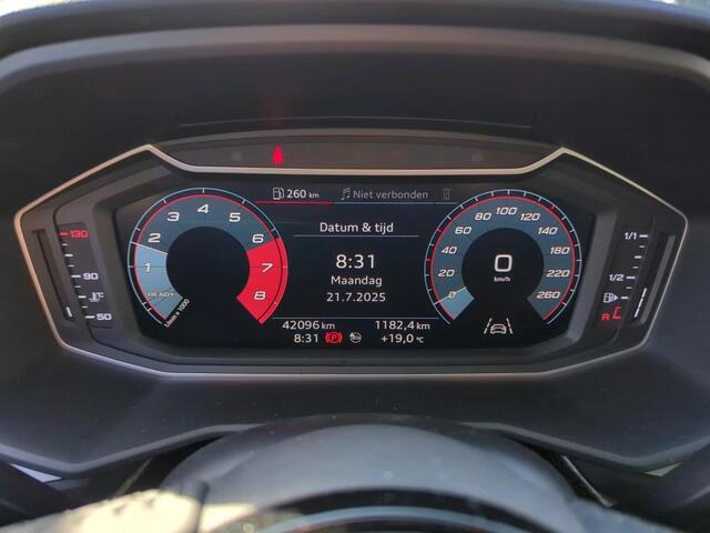 Audi A1 citycarver 25 TFSI epic / Pijl Grijs / LED / 17" LMV / Parkeersensoren