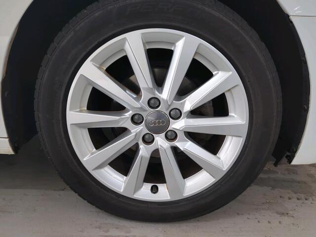 Audi A1 Sportback 25 TFSI / Digitale Cockpit / 16" LMV / Parkeersensoren Achter / Airco