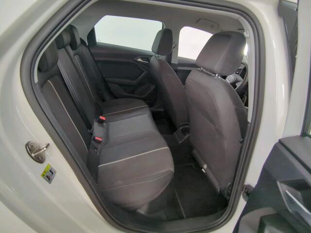 Audi A1 Sportback 25 TFSI / Digitale Cockpit / 16" LMV / Parkeersensoren Achter / Airco