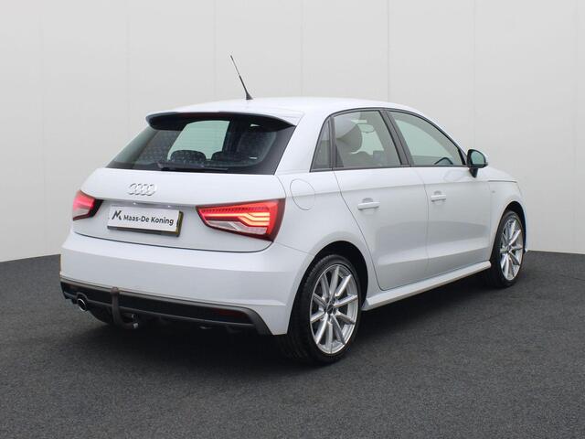 Audi A1 Sportback 1.0 TFSI/95PK Advance Sport · Navigatie · Trekhaak · Leder/stof