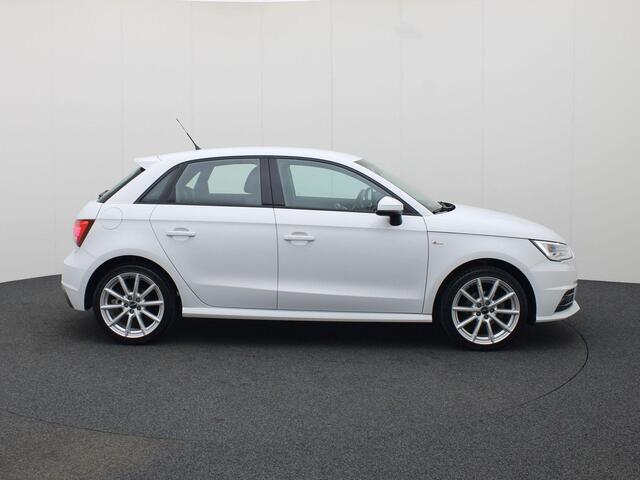 Audi A1 Sportback 1.0 TFSI/95PK Advance Sport · Navigatie · Trekhaak · Leder/stof