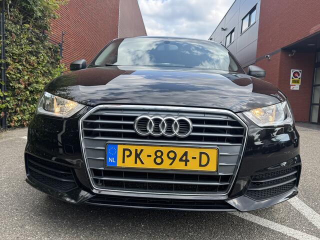 Audi A1 Sportback 1.0 TFSI Sport // AIRCO // STOELVERWARMING // LICHT METALEN VELGEN // KEY LESS ENTRY
