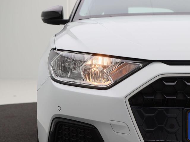 Audi A1 Sportback Advanced edition 25 TFSI | 95 pk Sportback 5 NU ¤ 3550,- VOORDEEL!!! | 17 inch velgen | handgeschakeld | Contrast dak