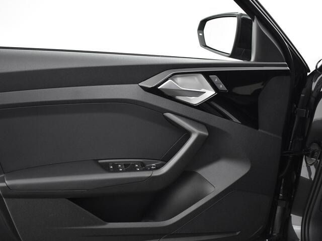 Audi A1 Sportback Advanced edition 30 TFSI 116 PK · Audi Sound · Afgevlakt sportstuur · Full led verlichting · Privacy glas · MEGA Sale