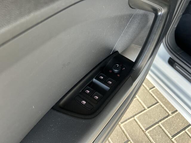 Audi A1 Sportback 30 TFSI Pro Line S ACC / Lane Assist / Stoelverwarming / Park Assist / Clim. Contr / Sub