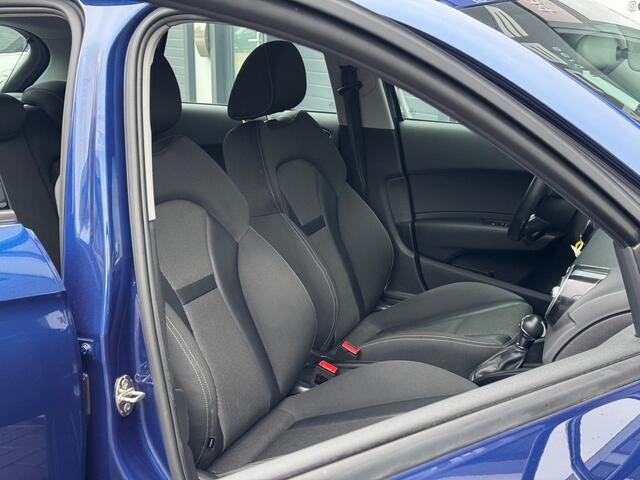 Audi A1 Sportback 1.0 TFSI Sport LED,PDC, STOELVER, AUT. ECC