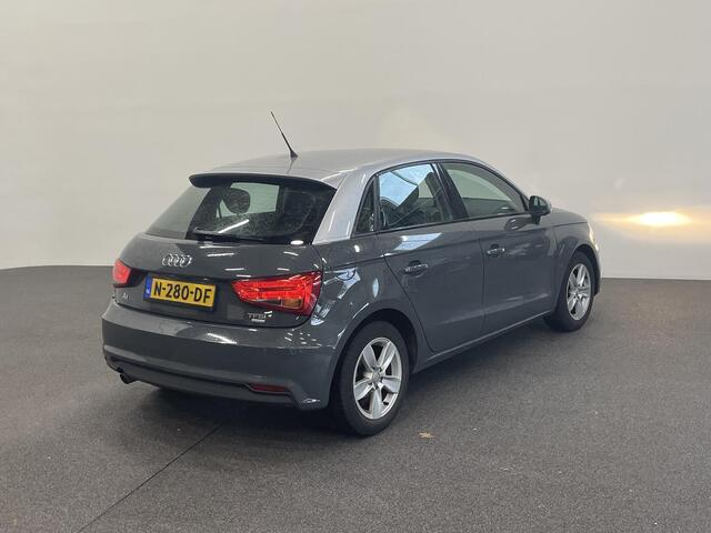 Audi A1 Sportback 1.0 TFSI 5 Deurs Navigatie Parkeersensoren voor+achter Clima Bluetooth Cruise Control Afwijkende dakkleur Nette auto!