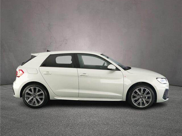 Audi A1 Sportback 25 TFSI S edition | ACC | Camera | Parkeersensoren | Full-led | Optiek zwart | Audi sound |