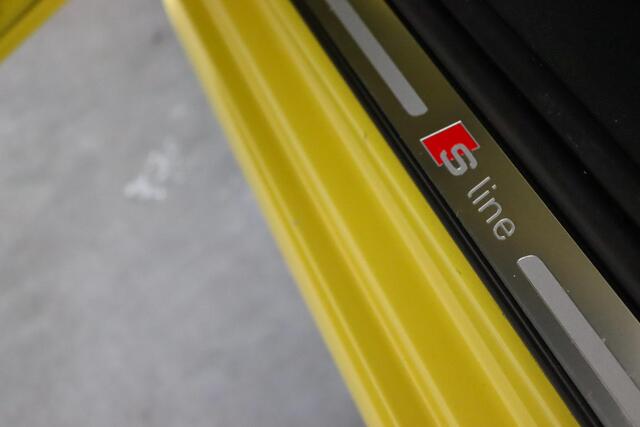 Audi A1 30 TFSI S-line Sportback Stoelverwarming, Bluetooth, Apple CarPlay/Android Auto