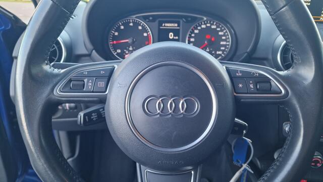 Audi A1 Sportback 1.0 TFSI Sport line S-Line Edition, Stoelverwarming